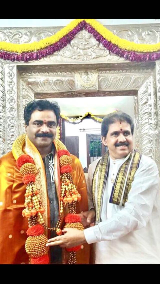 ರಾಕ್‌ಲೈನ್ ಸಿನಿಮಾ ಕ್ಷೇತ್ರದ ಮಿನುಗುವ ನಕ್ಷತ್ರ: ಚಂದ್ರಶೇಖರ ಸ್ವಾಮೀಜಿ